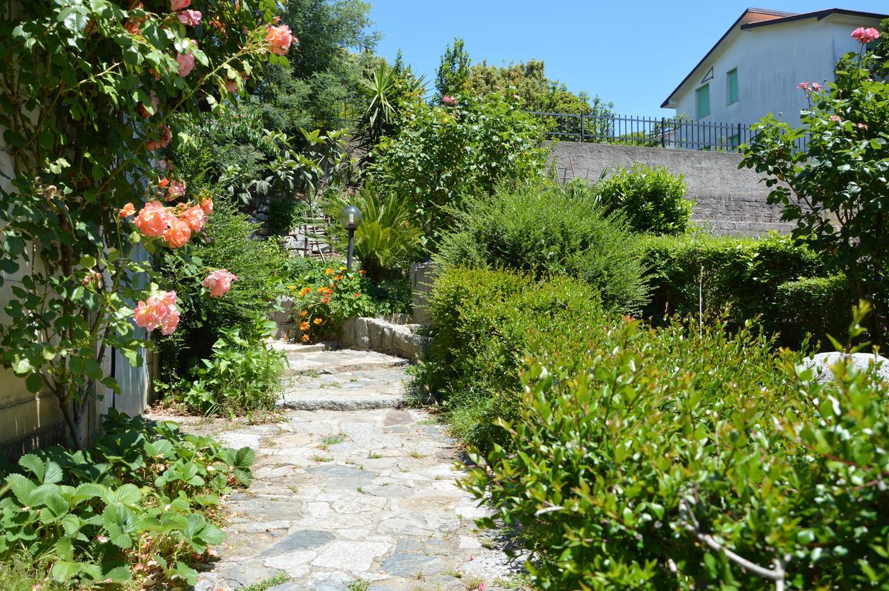 Pietro & Graziella Bed & Breakfast Sorgono Bagian luar foto